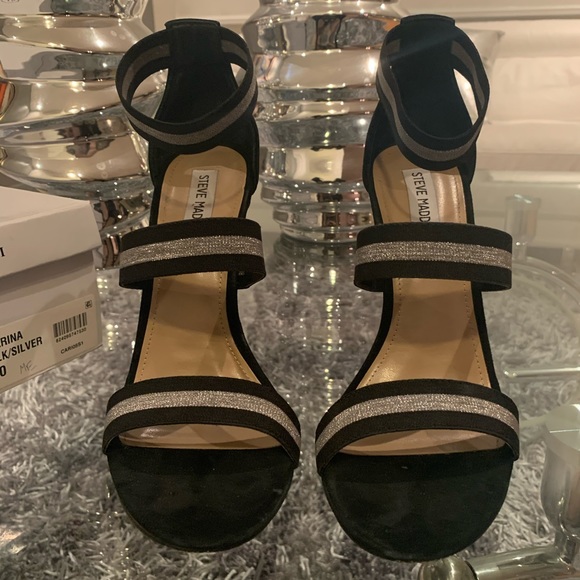 Steve Madden Carina triple strap sandals. - Picture 2 of 10